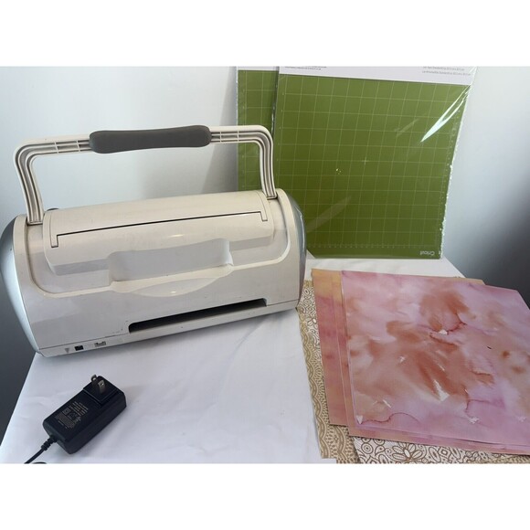 Cricut Personal Electronic Cutter Machine CRV001 - Picture 14 of 17